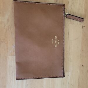 London Fog Tan Toiletry Bag